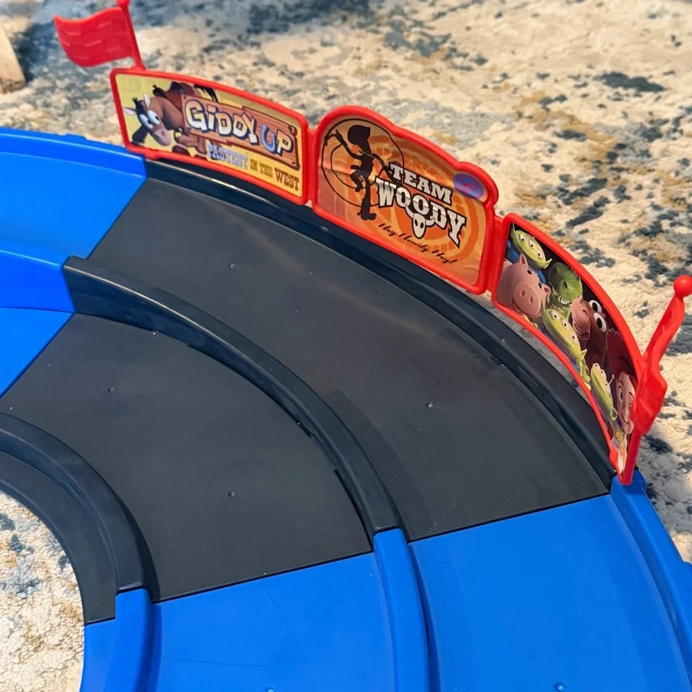 Disney Toy Story 3 Shake & Go Speedway Track with 2 Cars Buzz & Woody - Picture 7 of 8